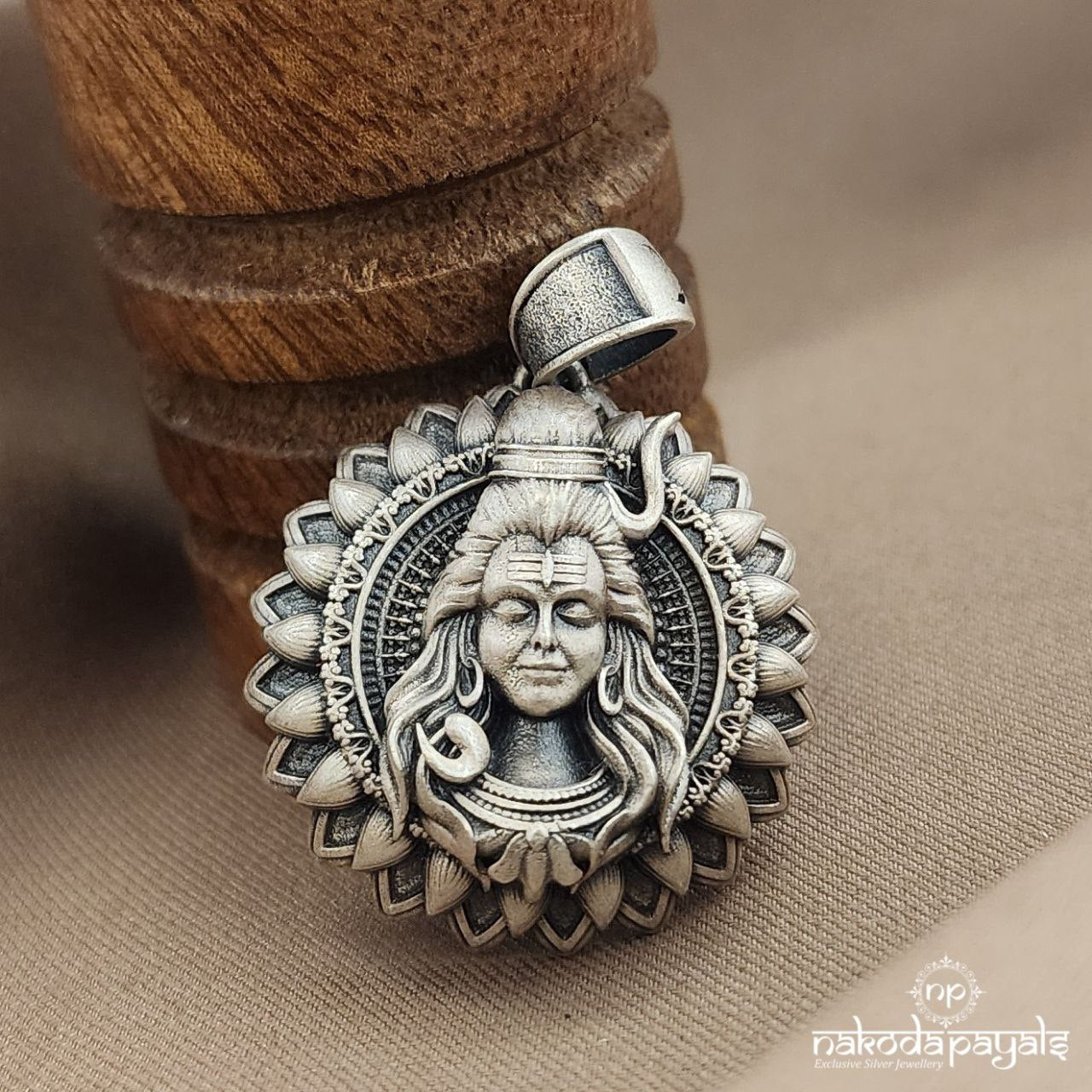Circular Shiva Pendant (P2477)