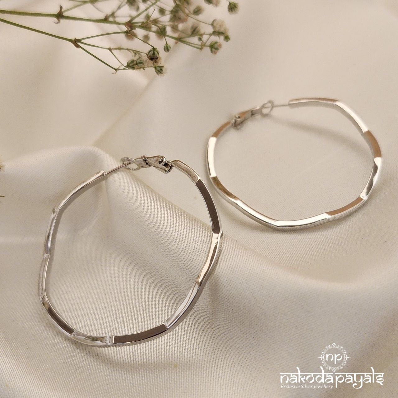 Stylish Circular Hoop Earrings (St2893)