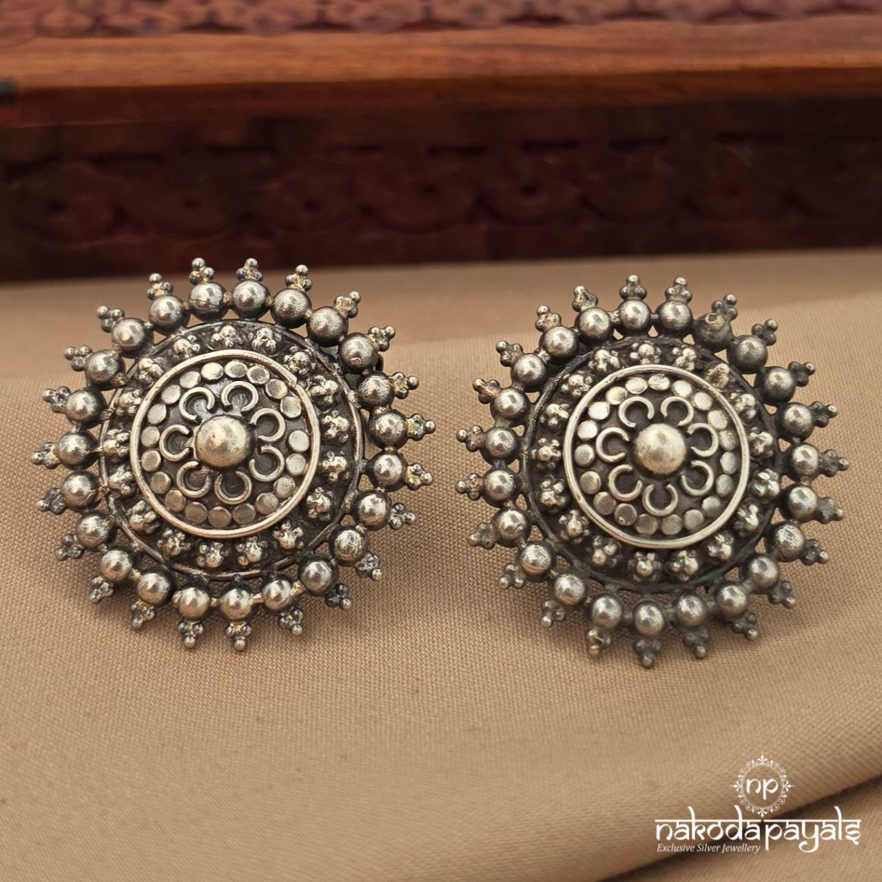 Exemplary Floral Studs (S4191)