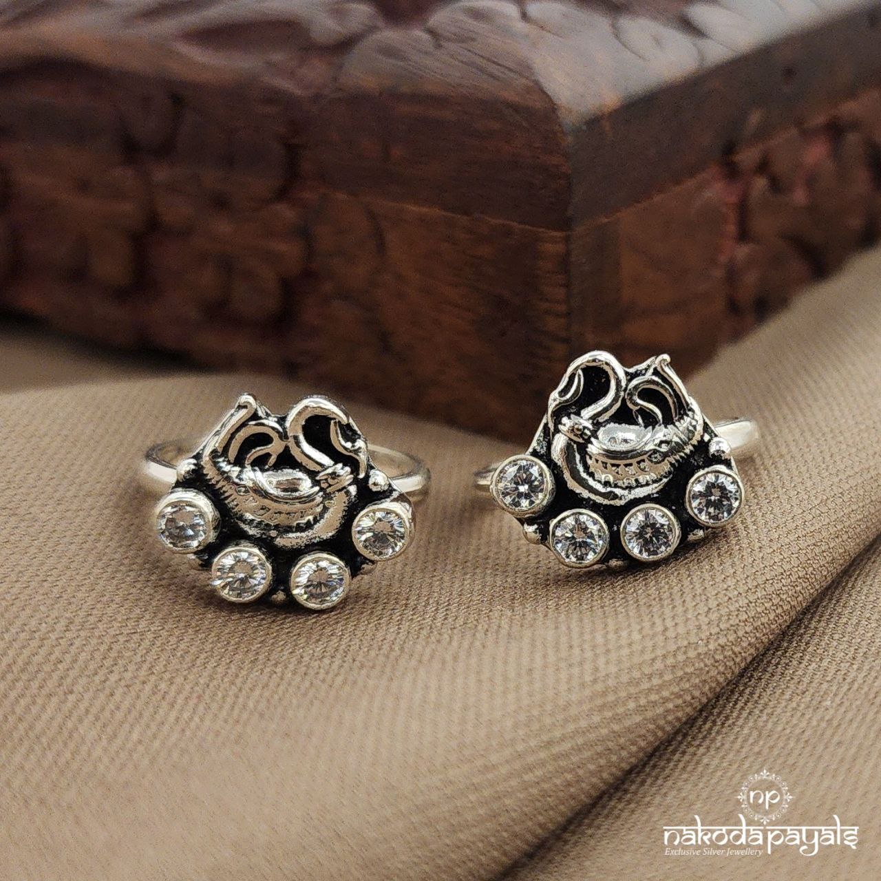 White Peacock Toerings (T4788)