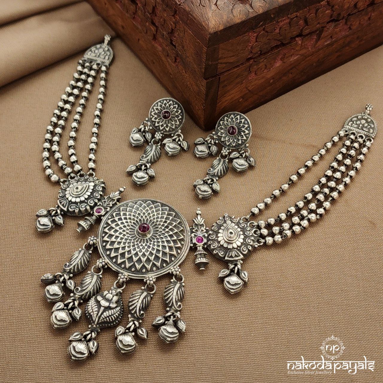 Layered Neckpiece With Earrings (N11402)