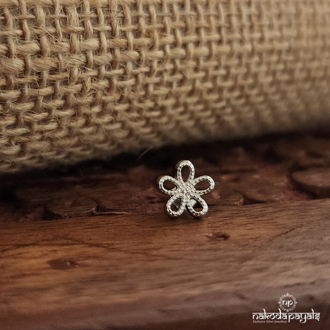 Pink Dot Flower Nosepin (Np764)