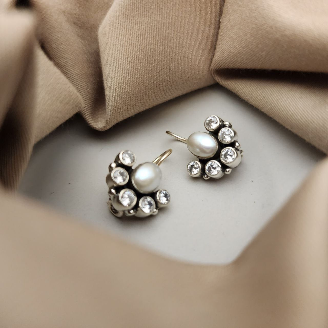 Colorful Hangings (H2032-39)