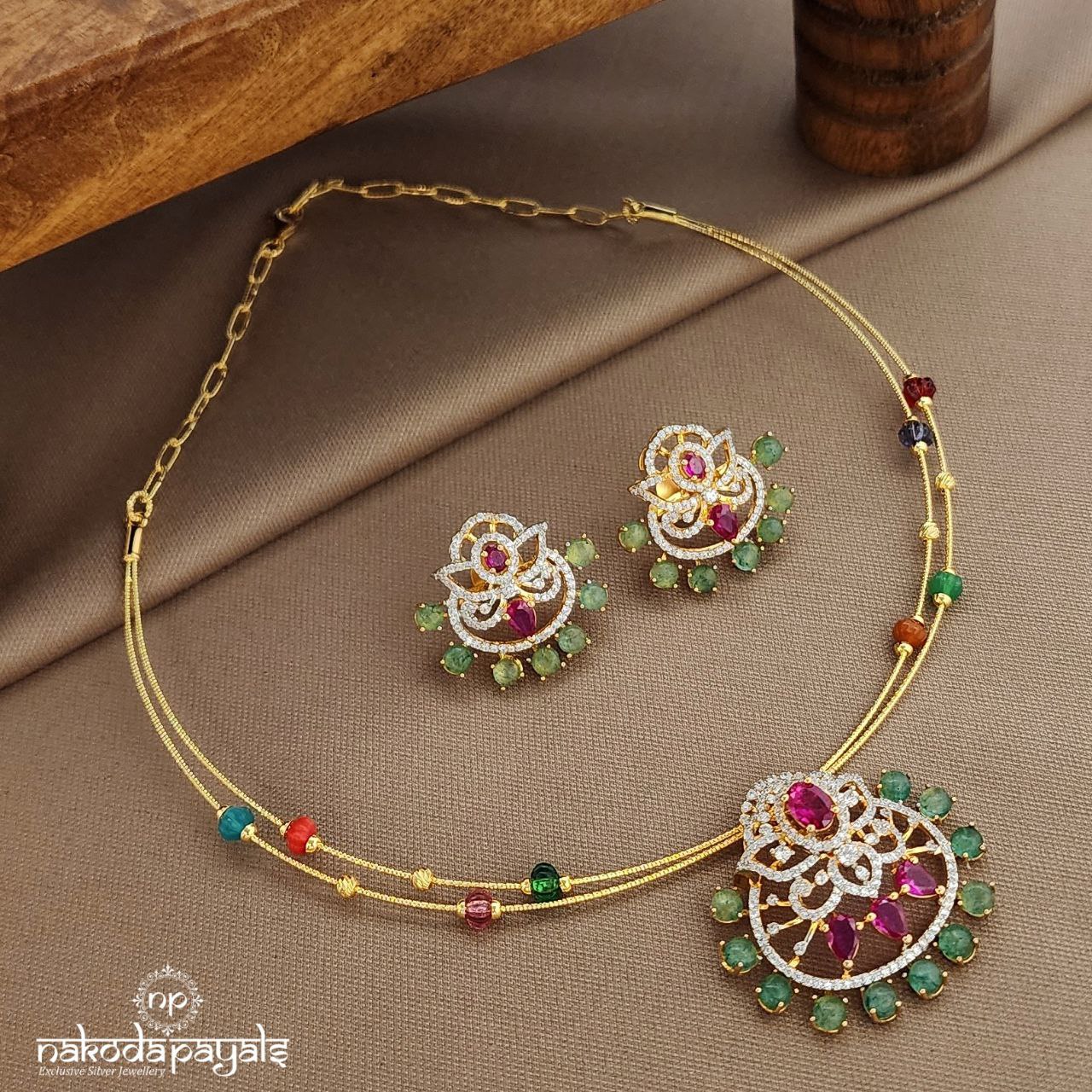 Graceful MultiColor Hasli With Earrings (Gn9460)