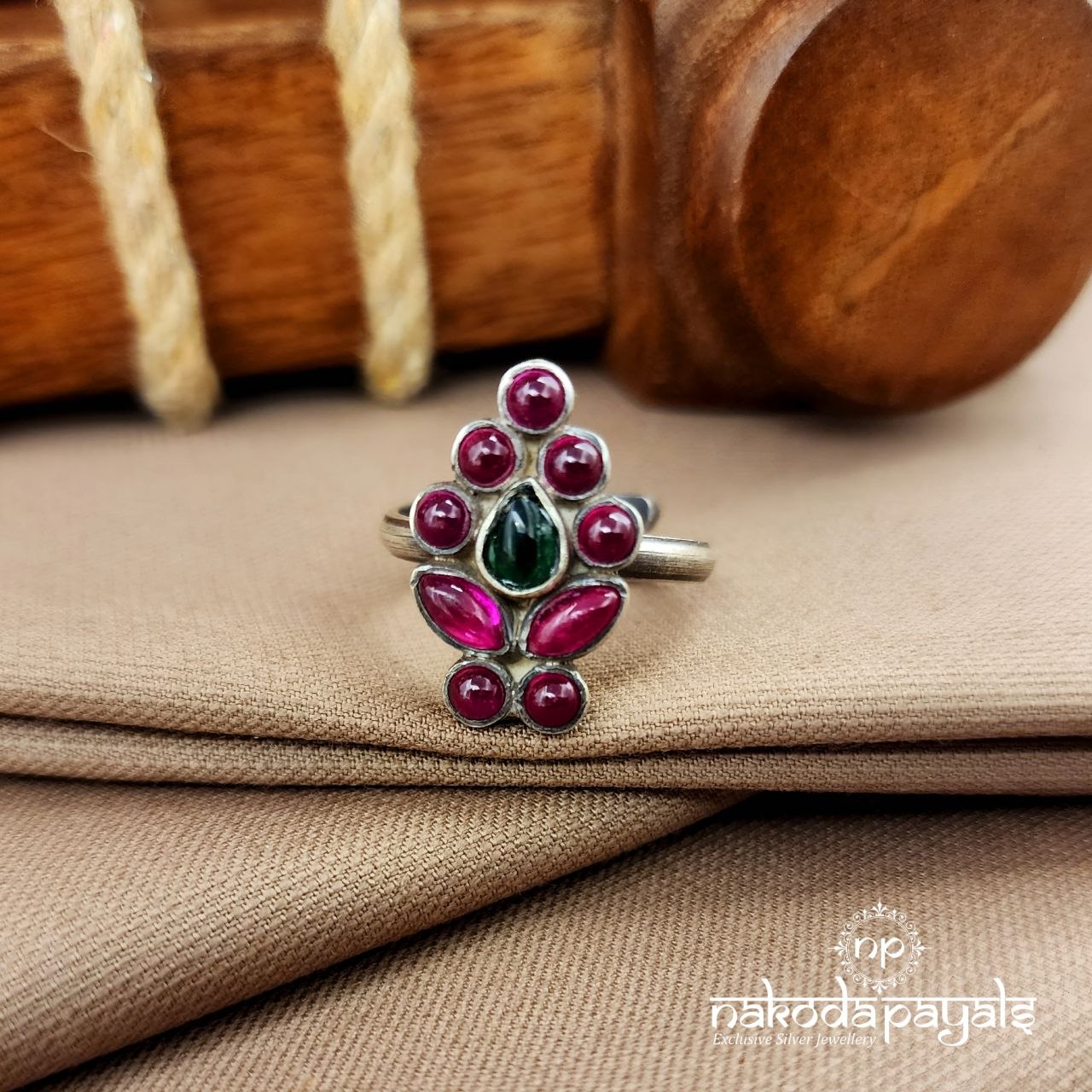 Elegant Kemp Finger Ring (F2947)
