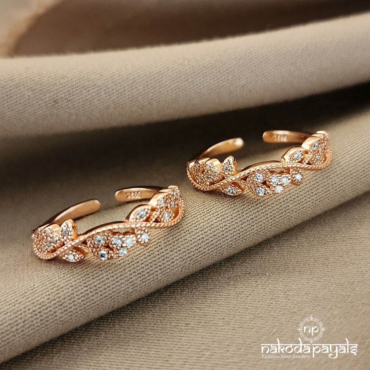 Rose Gold White Leafy Toerings (T4226)