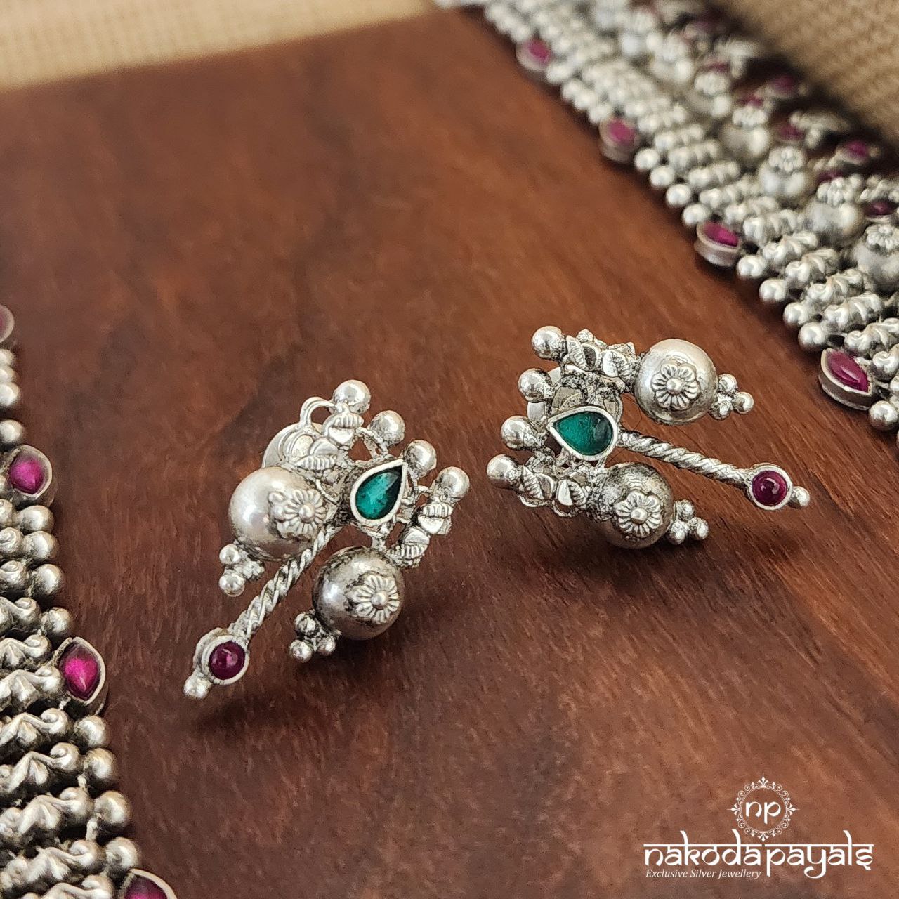 Traditional MultiColor Neckpiece With Earrings (N10212)