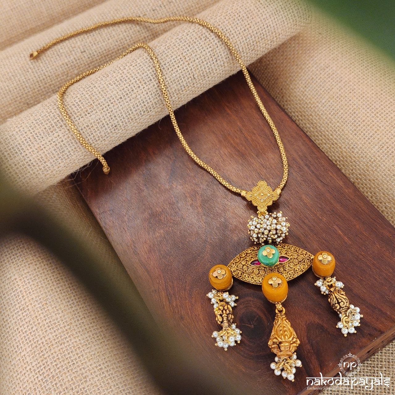 Avant Garde Neckpiece (Gn7986)