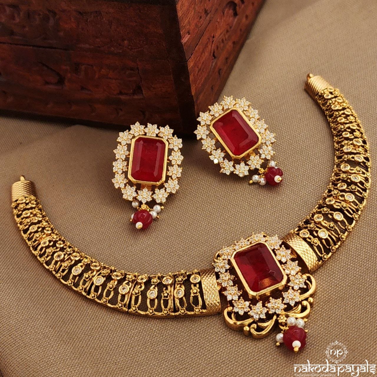 Rectangular Red Neckpiece With Earrings (Gn9994)