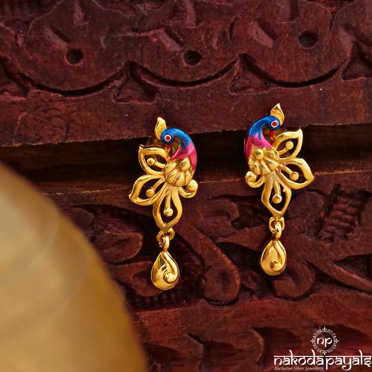 Exemplary Peacock Studs (Ge10862)