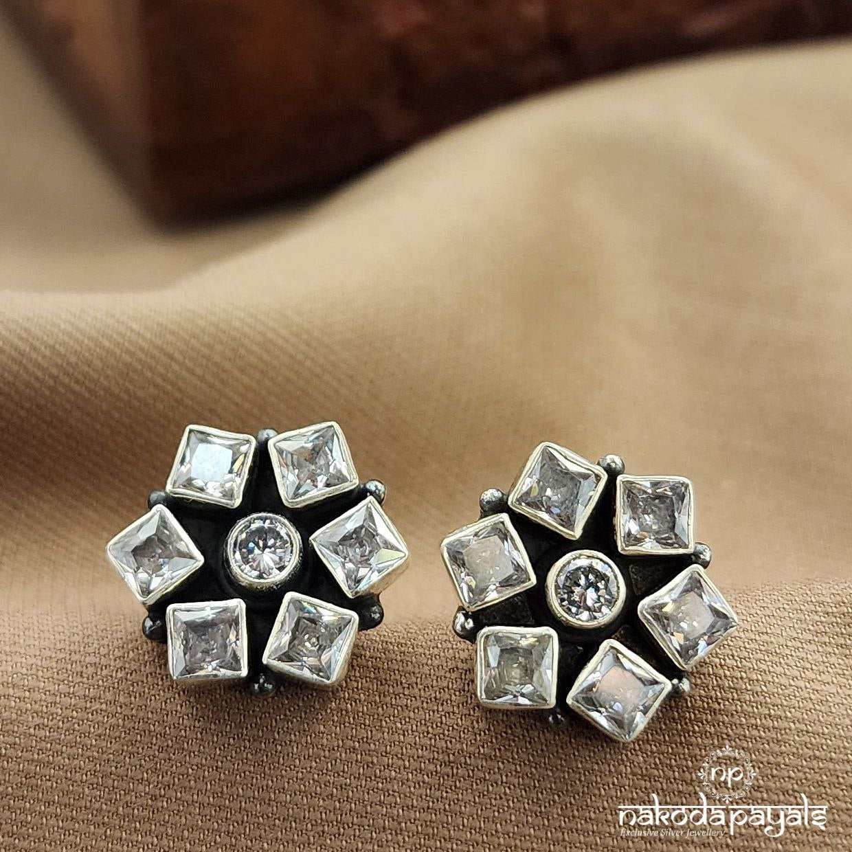 White Squarish Studs (S3705)