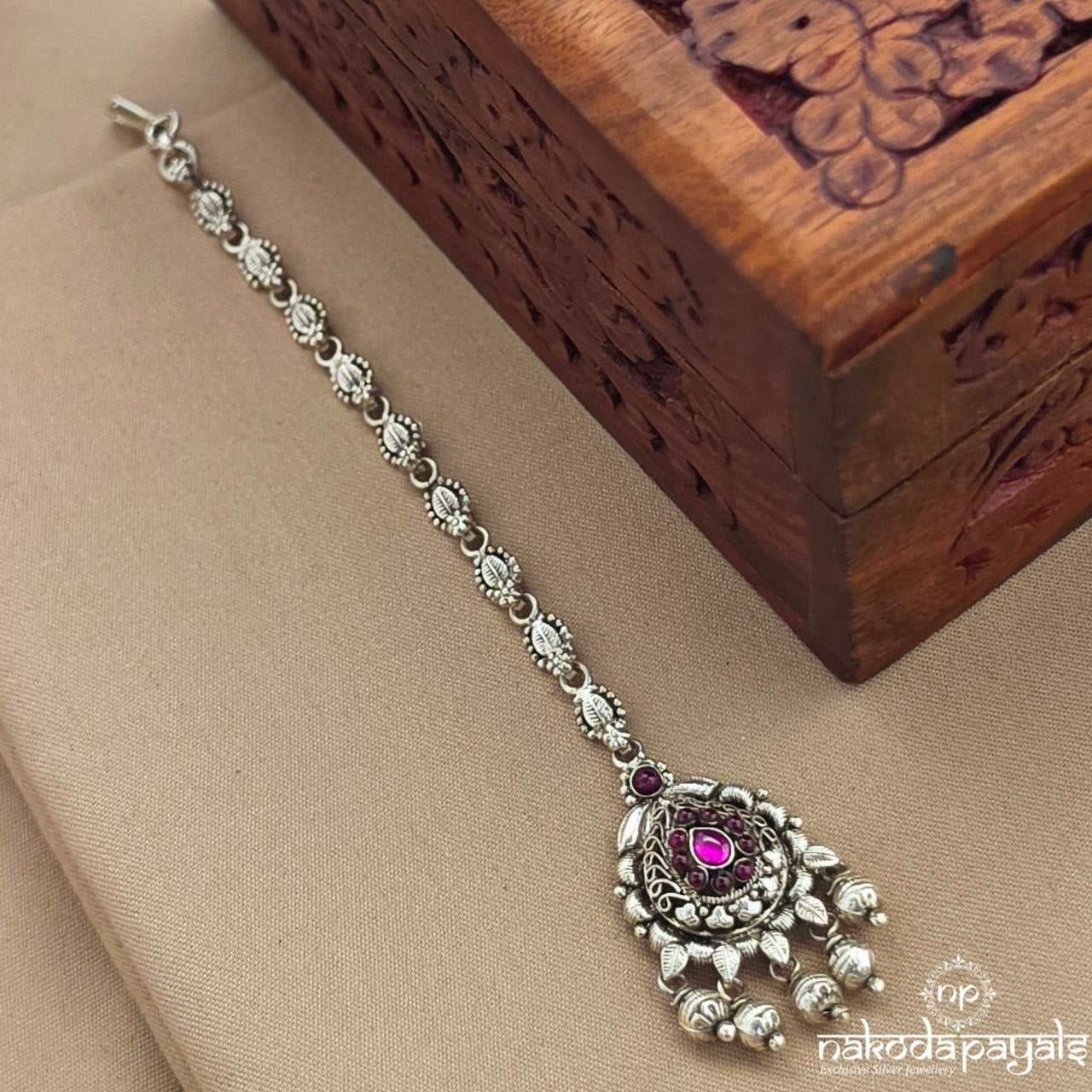 Leafy Pink Drop Maang Tikka (M0498)
