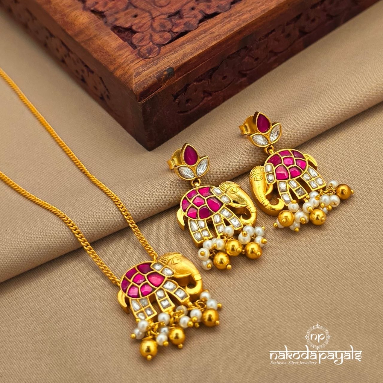 Kundan Elephant Pearl Neckpiece With Earrings (Gn10379)