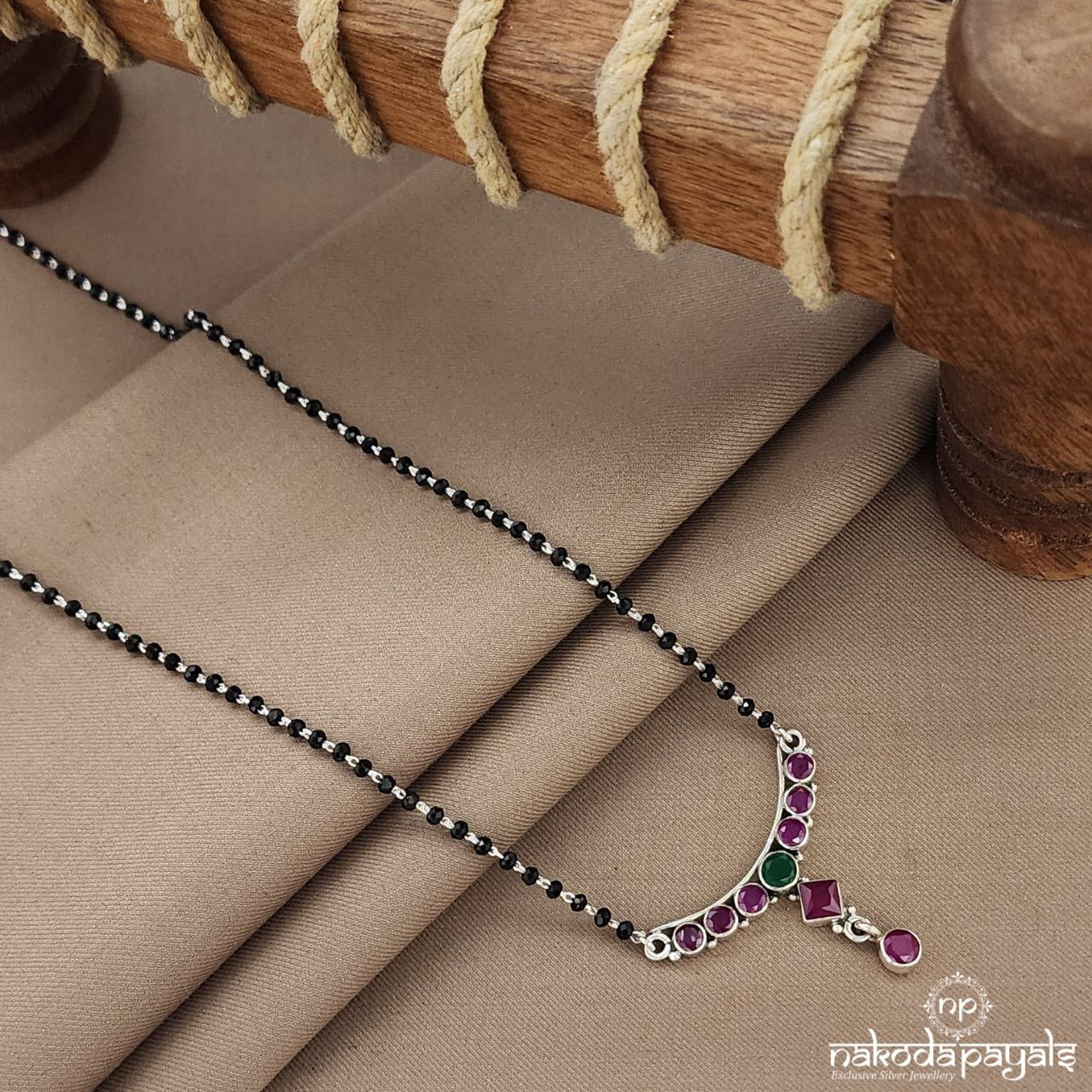 Green Dot Squarish Red Drop Mangalsutra (Ms0576)