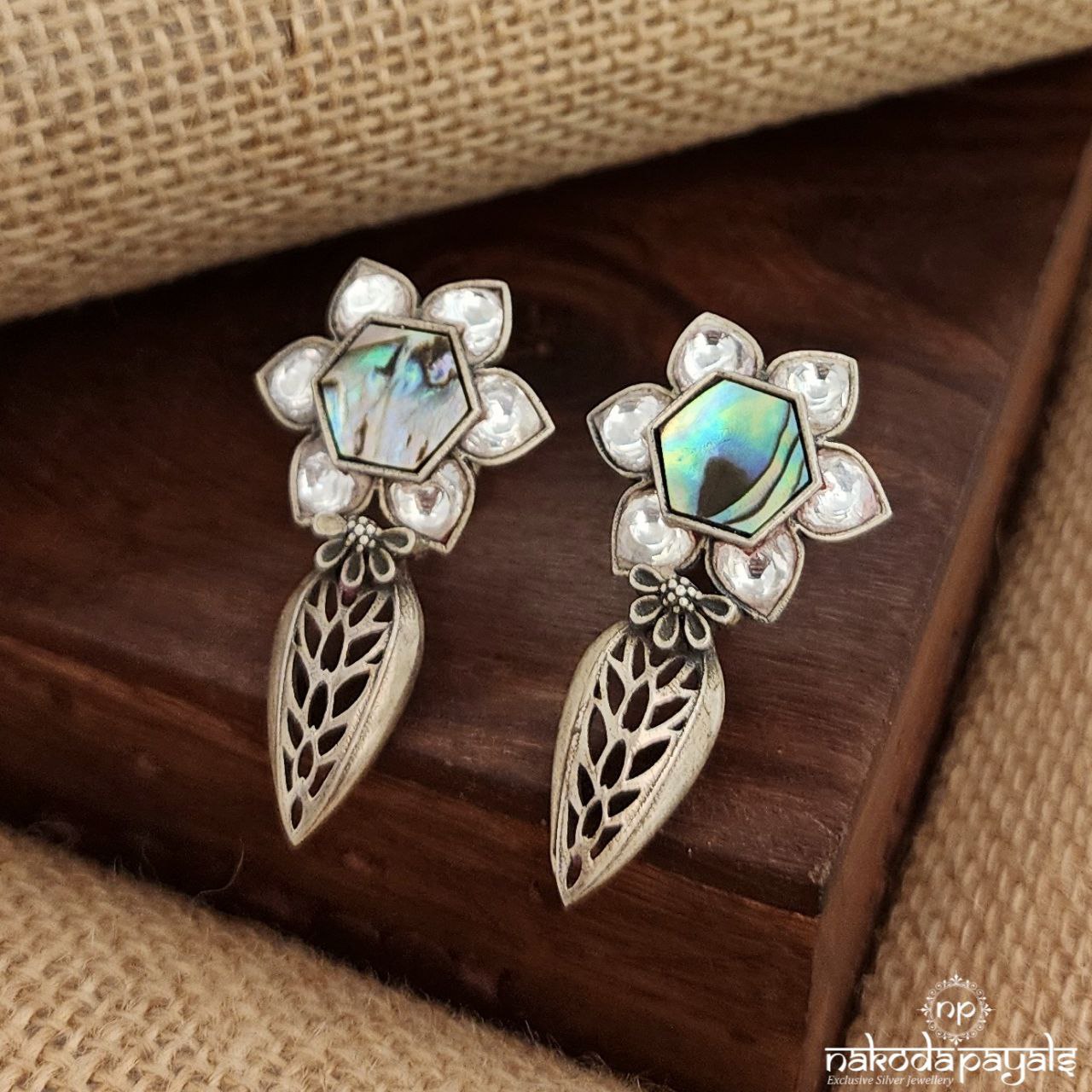 Unique Kundan Studs (S3541)