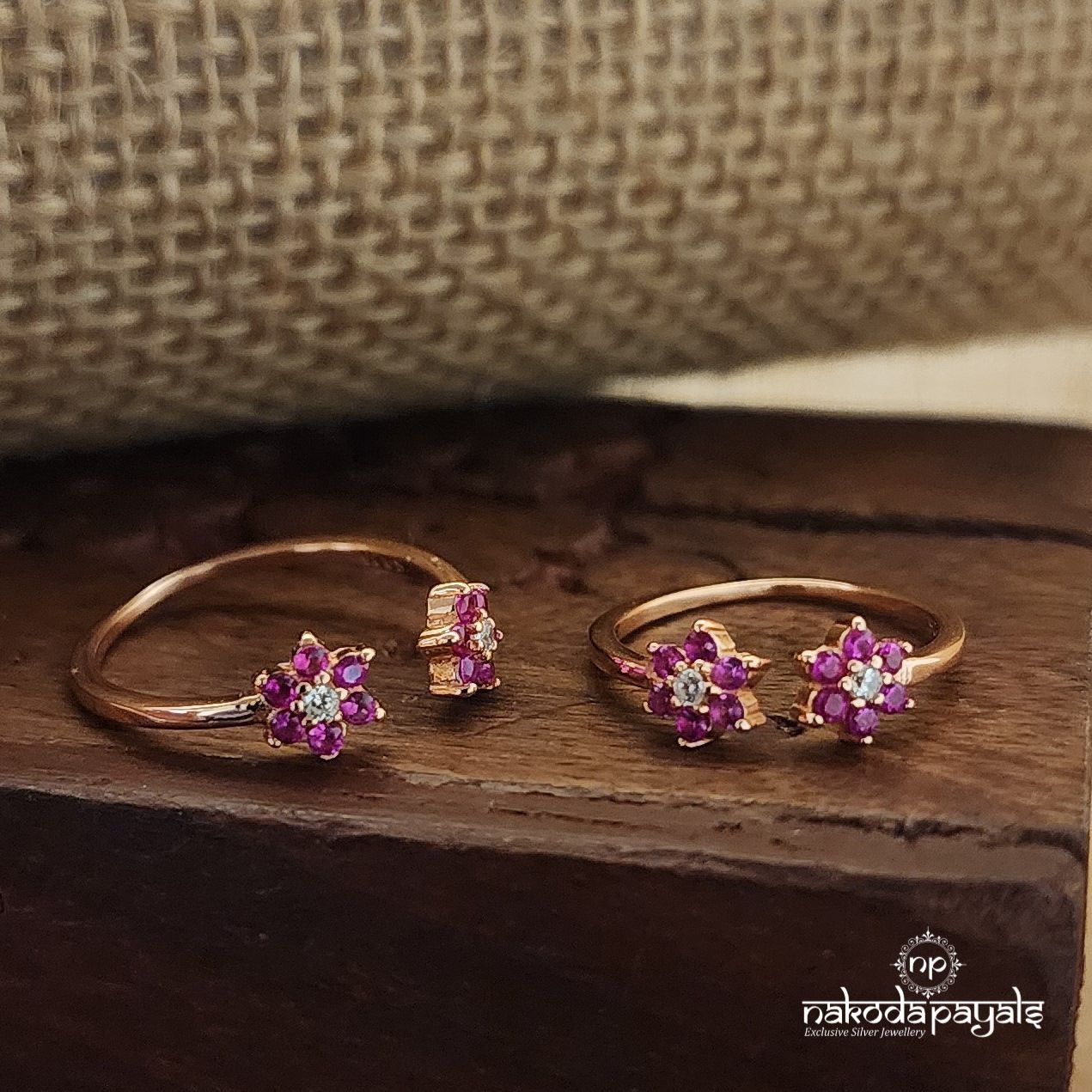 Pink Flower Adjustable Toerings (T4475)