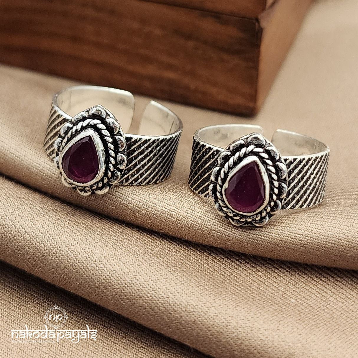 Drop Red Toebands (T4611)