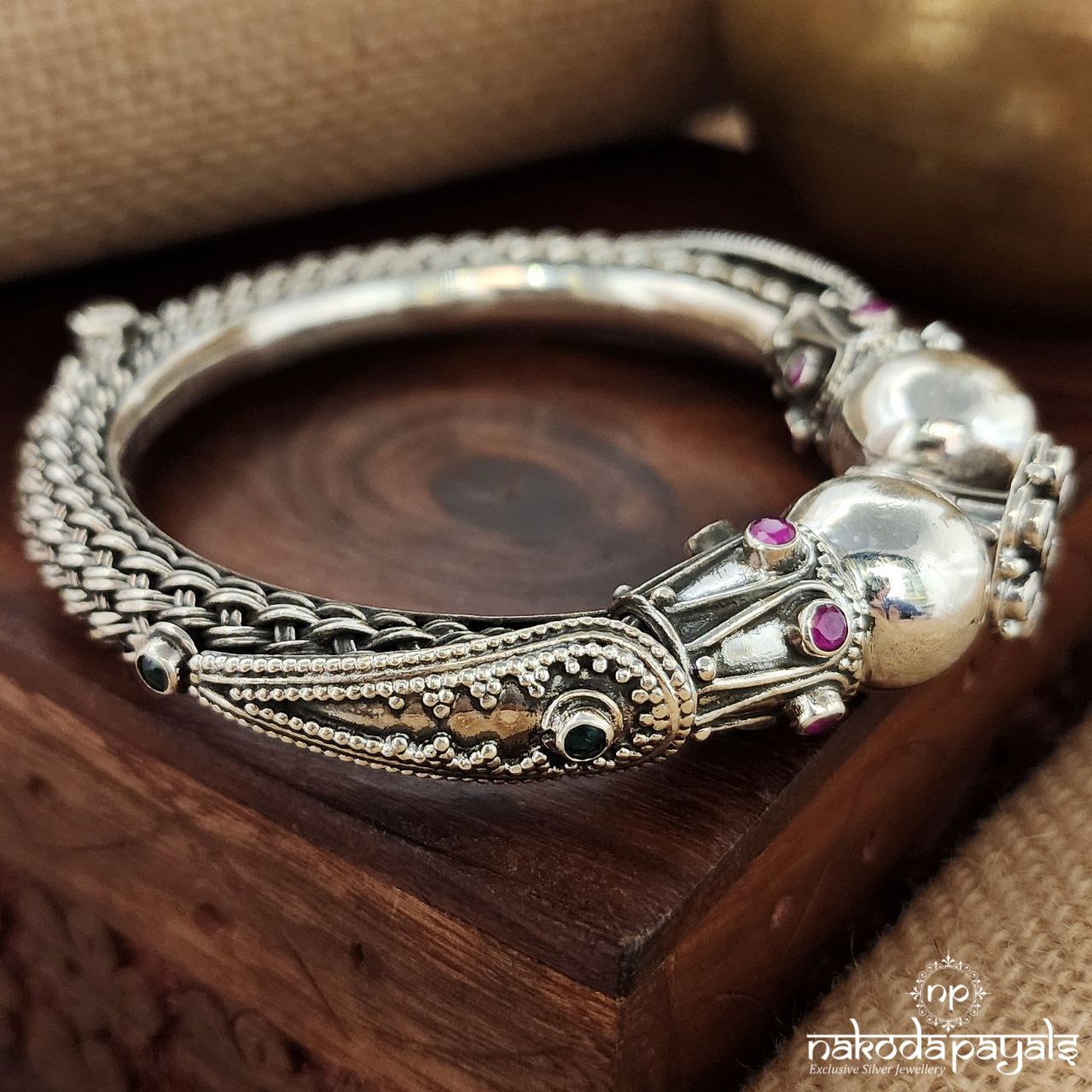 Braided cutstone Screw Kada (K5125)