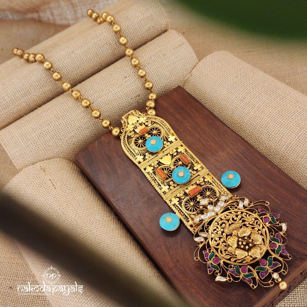 Broadly Crafted enormous Pendant Neckpiece(Gn7987)