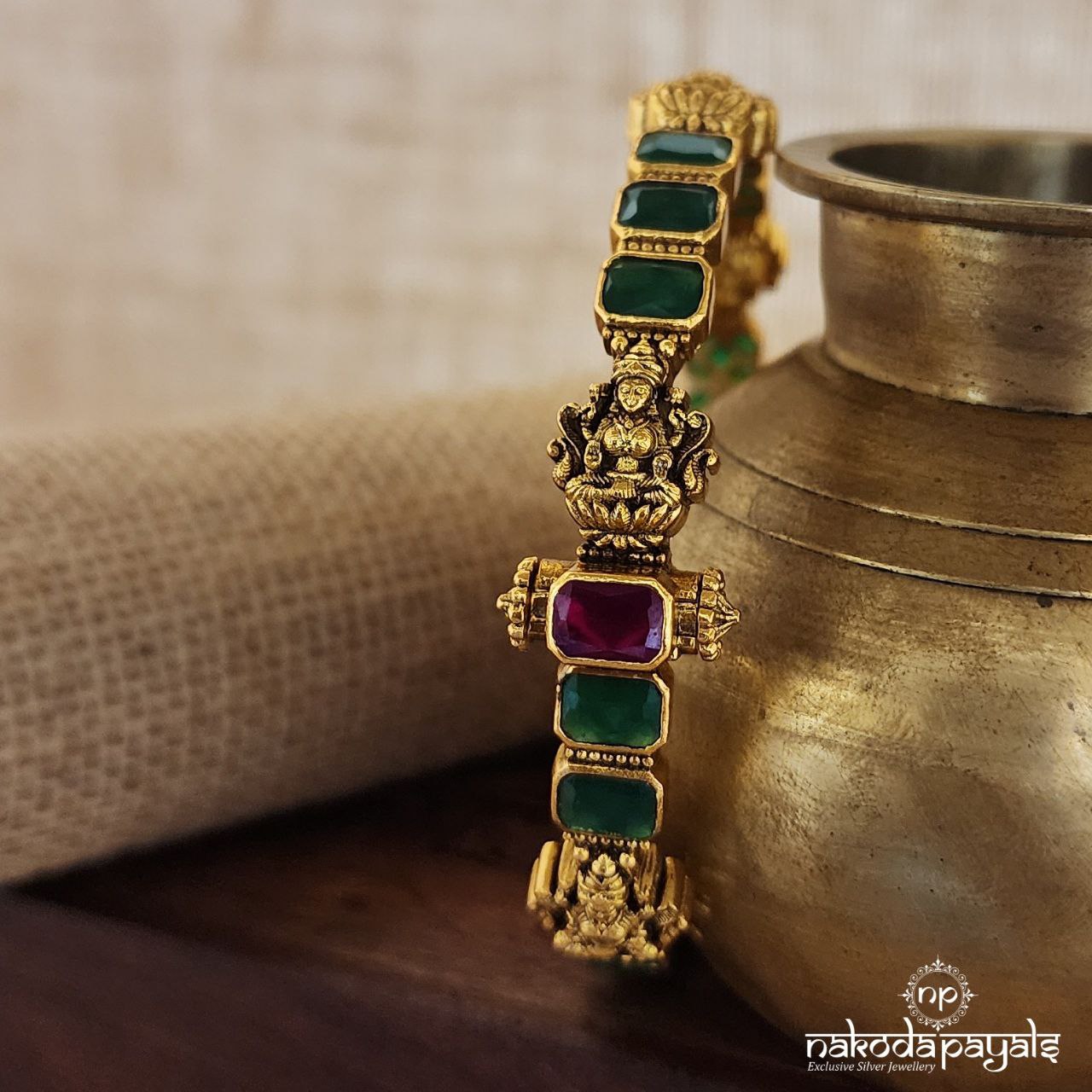 Elegant Pink & Green Kada (Gk2752)