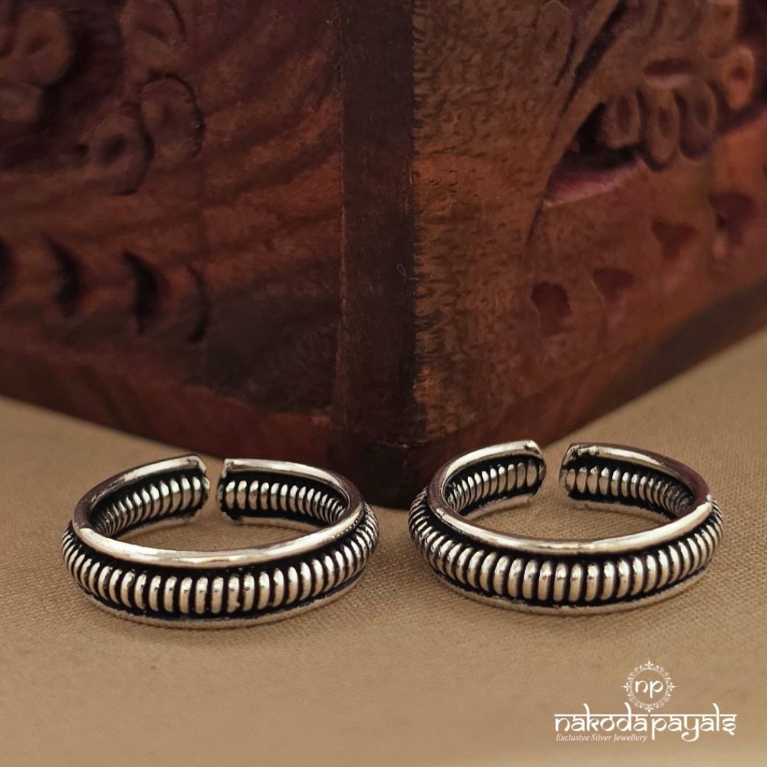 Circular Oxidised Toerings (T4923)
