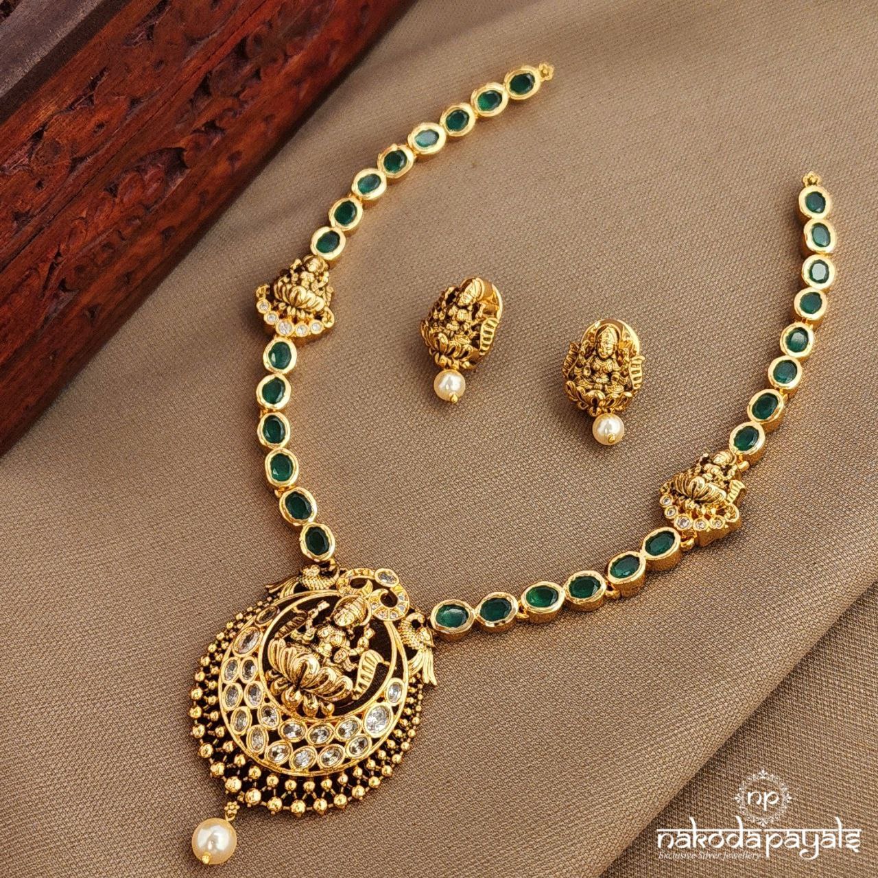 Green Lakshmi Neckpiece With Earrings (Gn9979)