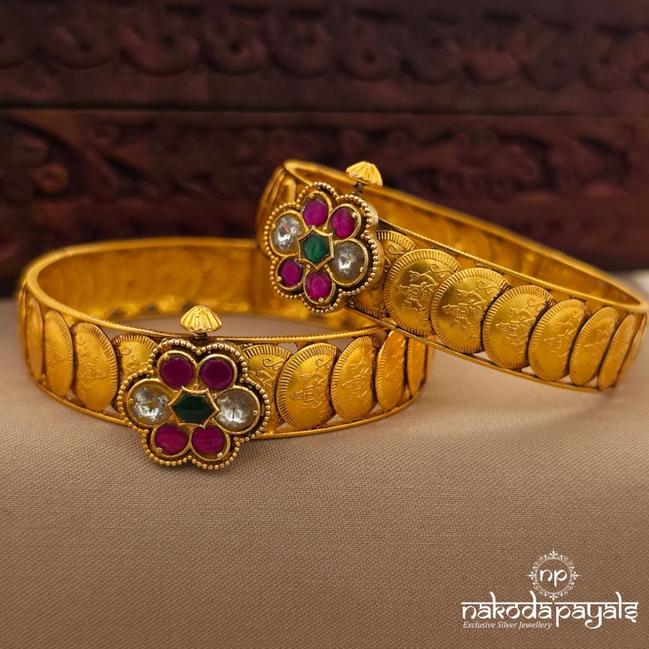Kundan Lakshmi Kasu Screw Kada Pair (Gk3382)