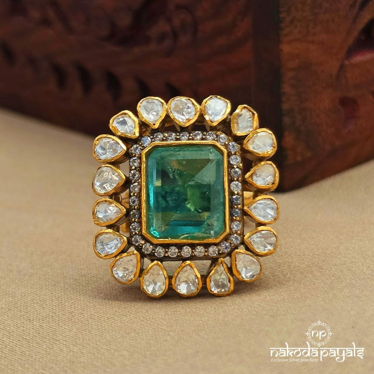 Green Squarish Moissanite Finger Ring (F3029)