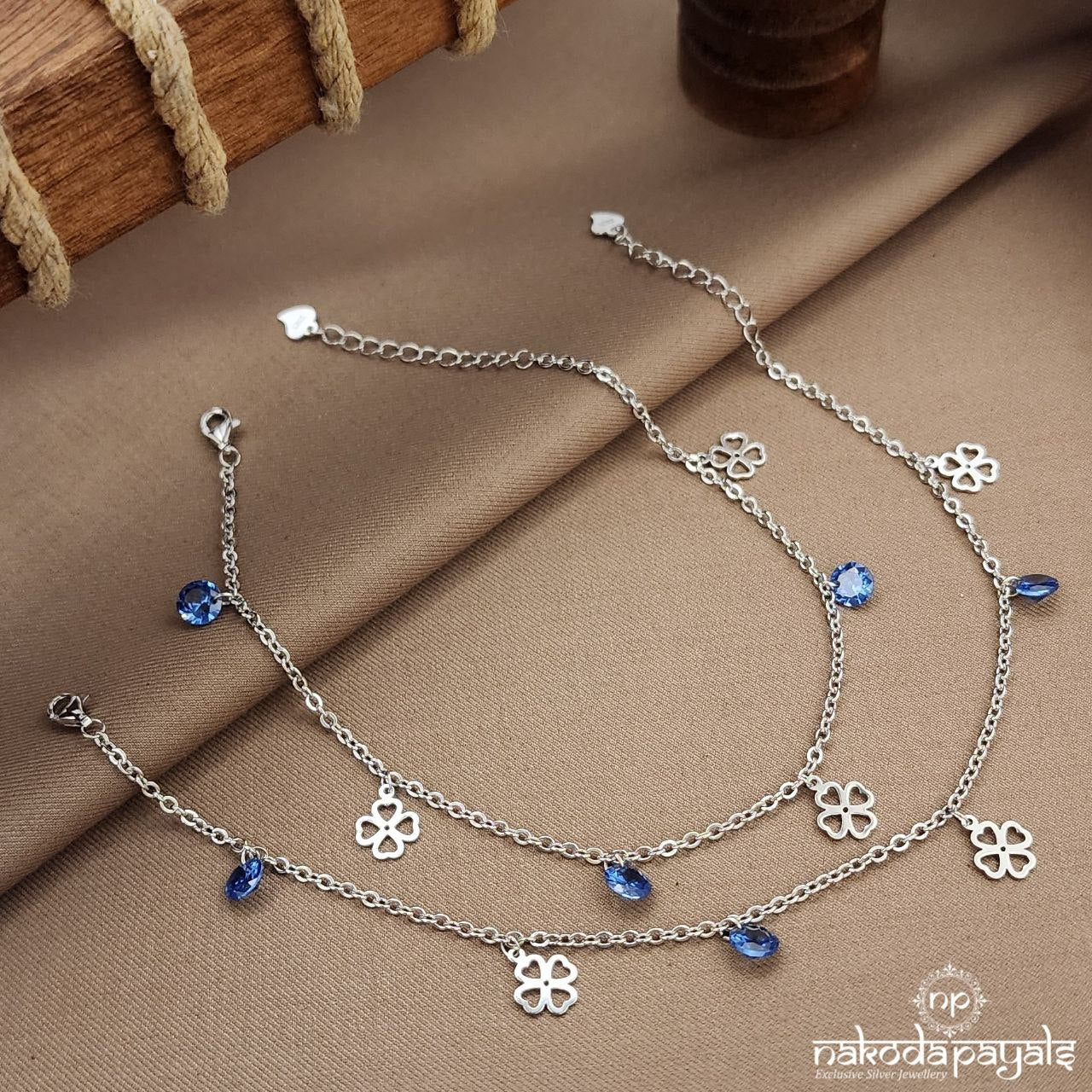 Gorgeous Floral Emerald Blue Anklet (A6666)