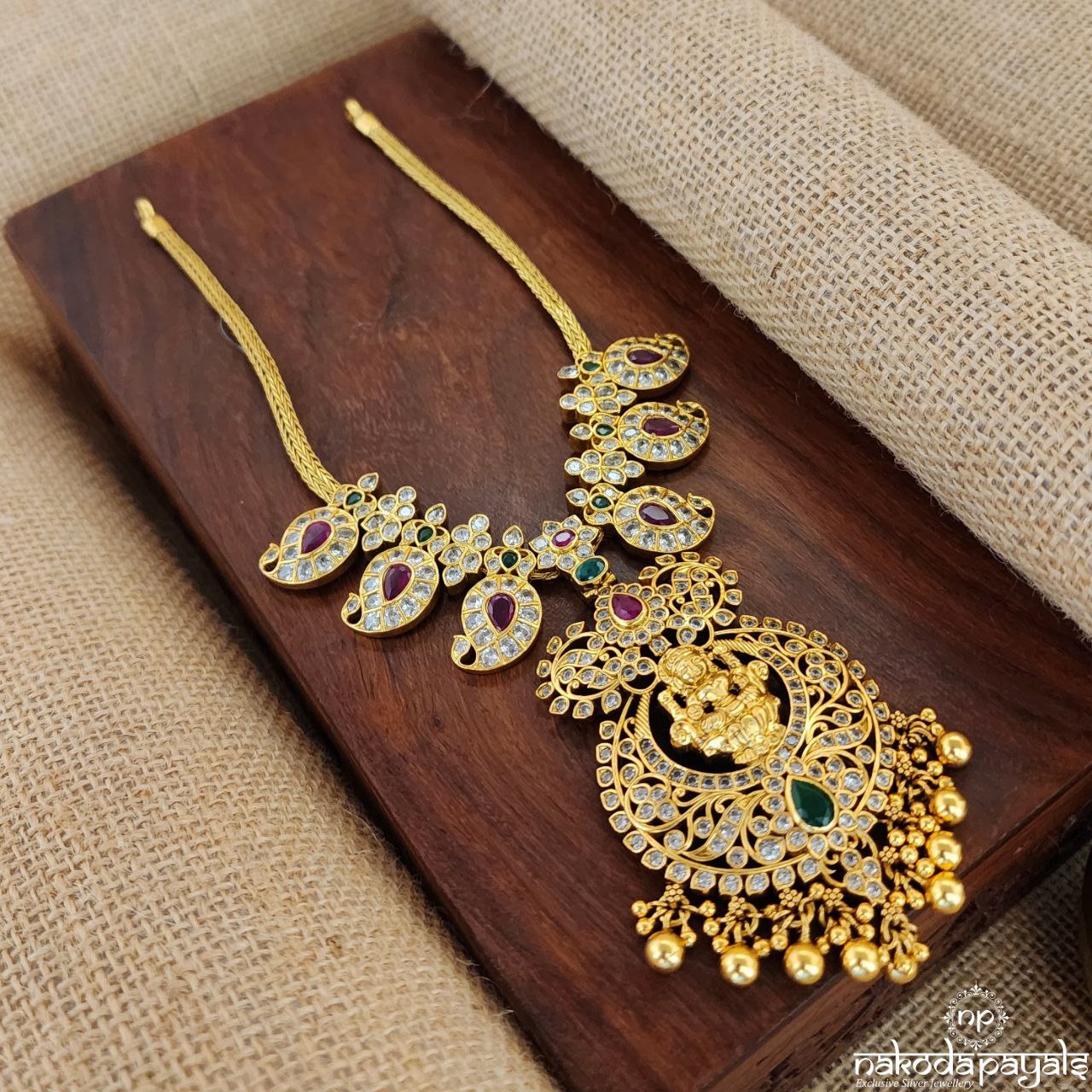 Sparkling Lakshmi Neckpiece (Gn8149)