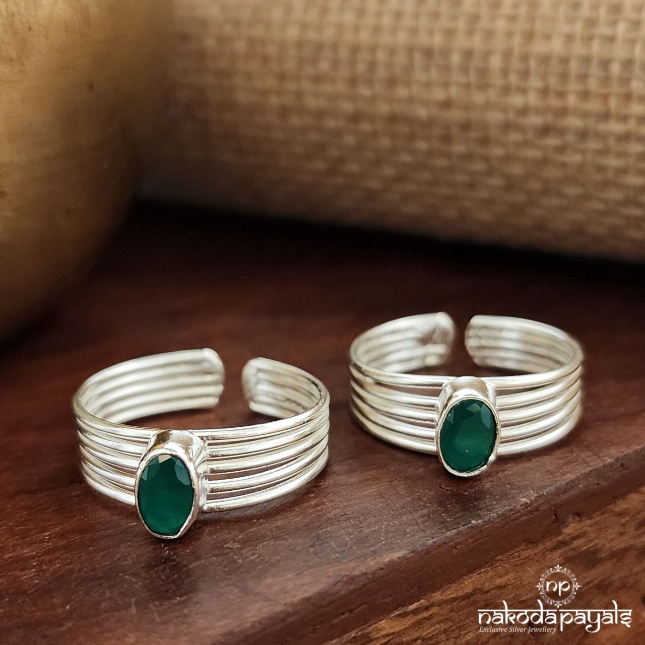 Oval Green Toerings (T4529)