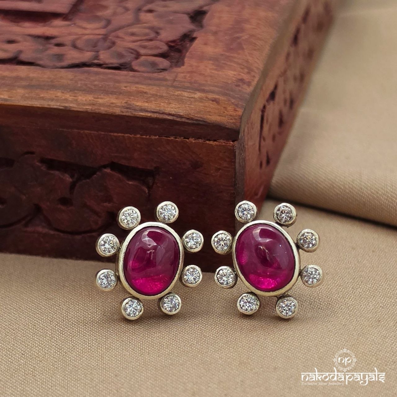 Pink Oval Quesy Studs (S9756)
