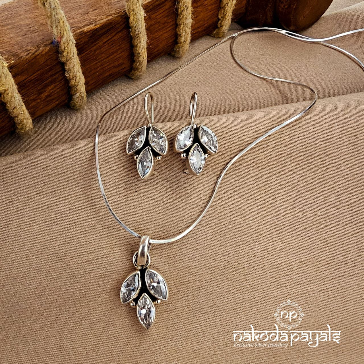 Leafy Turquoise Pendant Set (N11507)