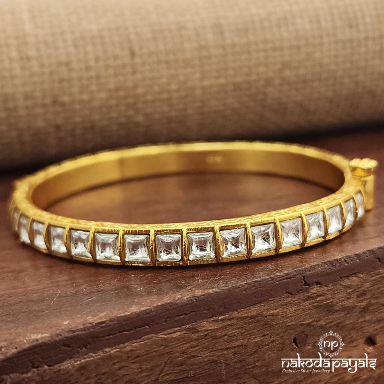 Squarish White Kundan Kada (2.4) (Gk3220)