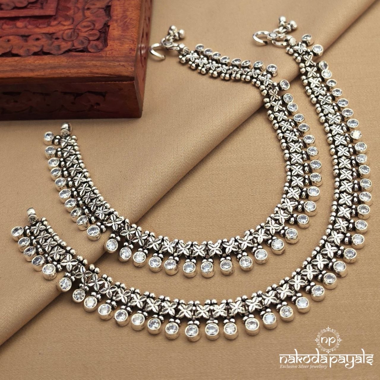 White Stone Laced Anklets (A6887)
