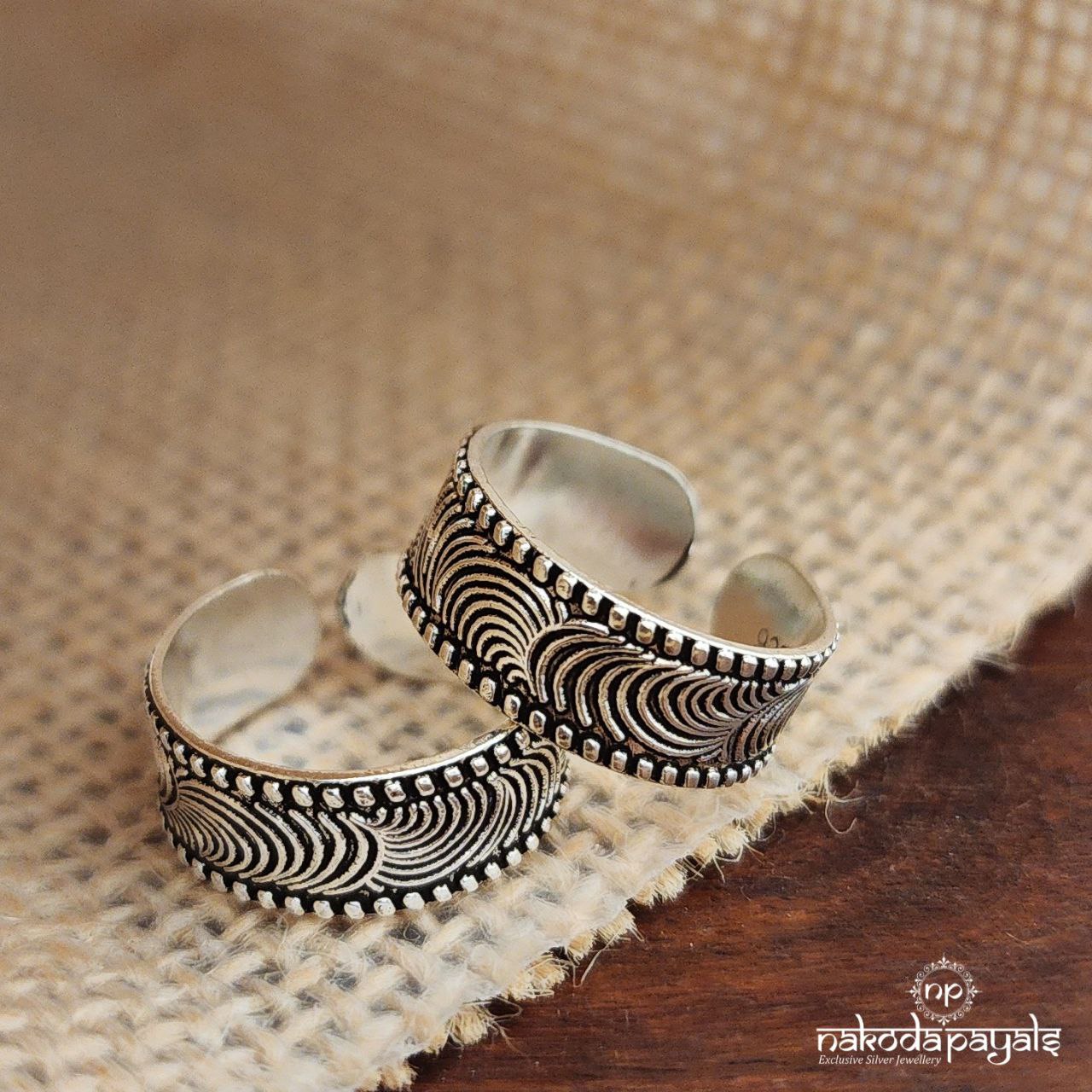 Circuled Toebands (T4584)