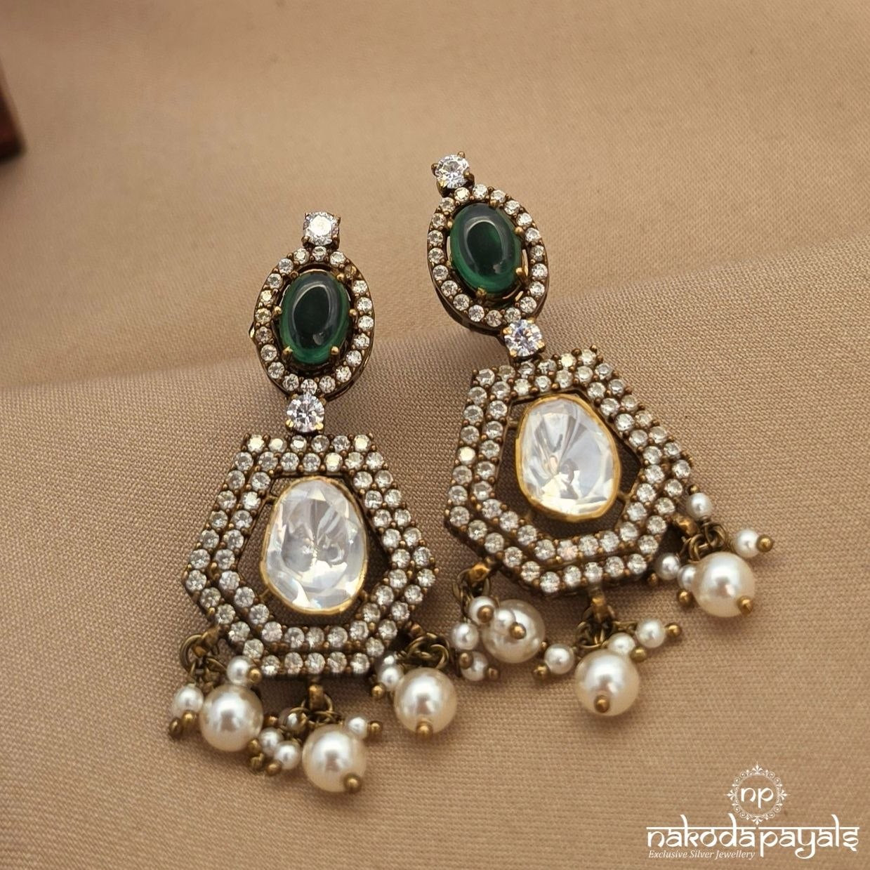 Emerald Green Chandbali (Ge10977)
