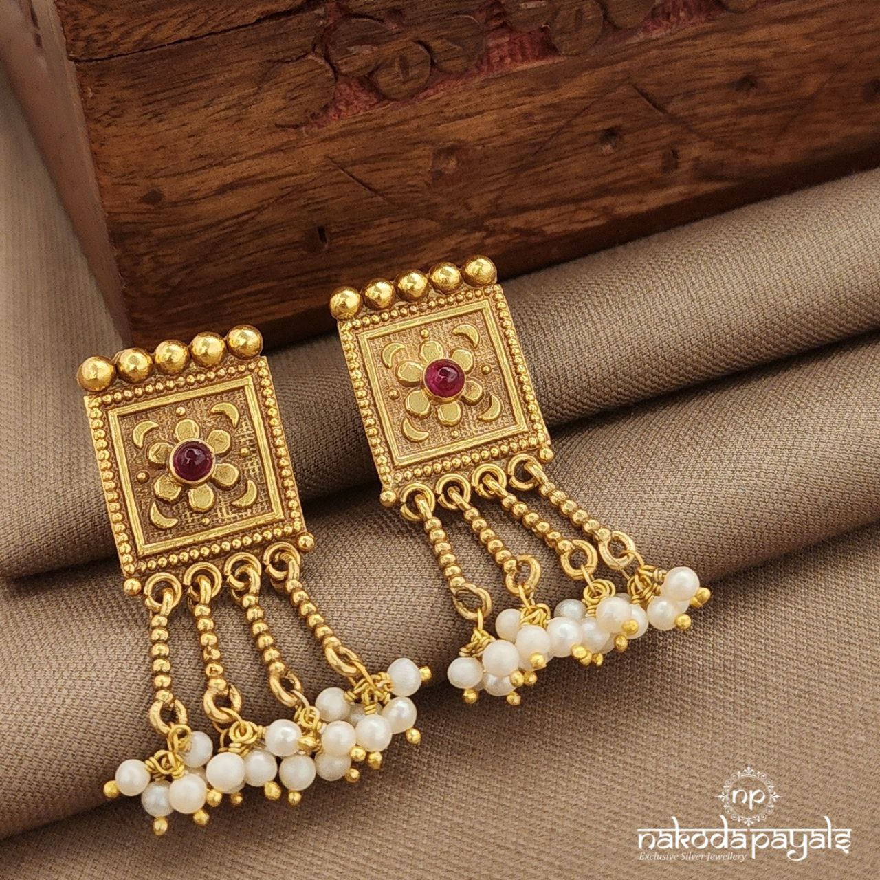 Squarish Pearled Drop Earrings (Ge10260)