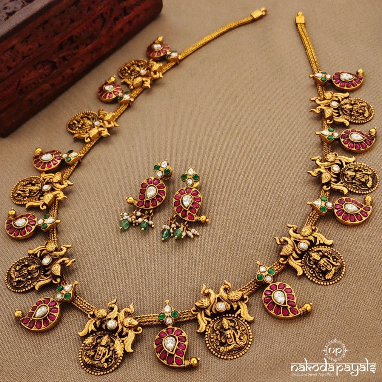 Lakshmi Kundan Neckpiece With Earrings (Gn9978)