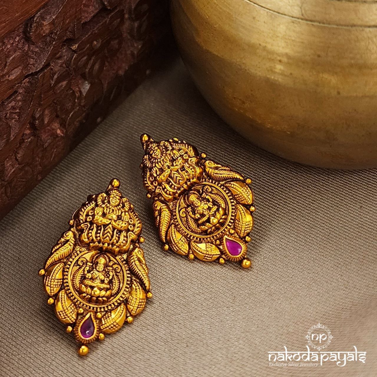 Graceful Lakshmi Earrings (Ge10000)