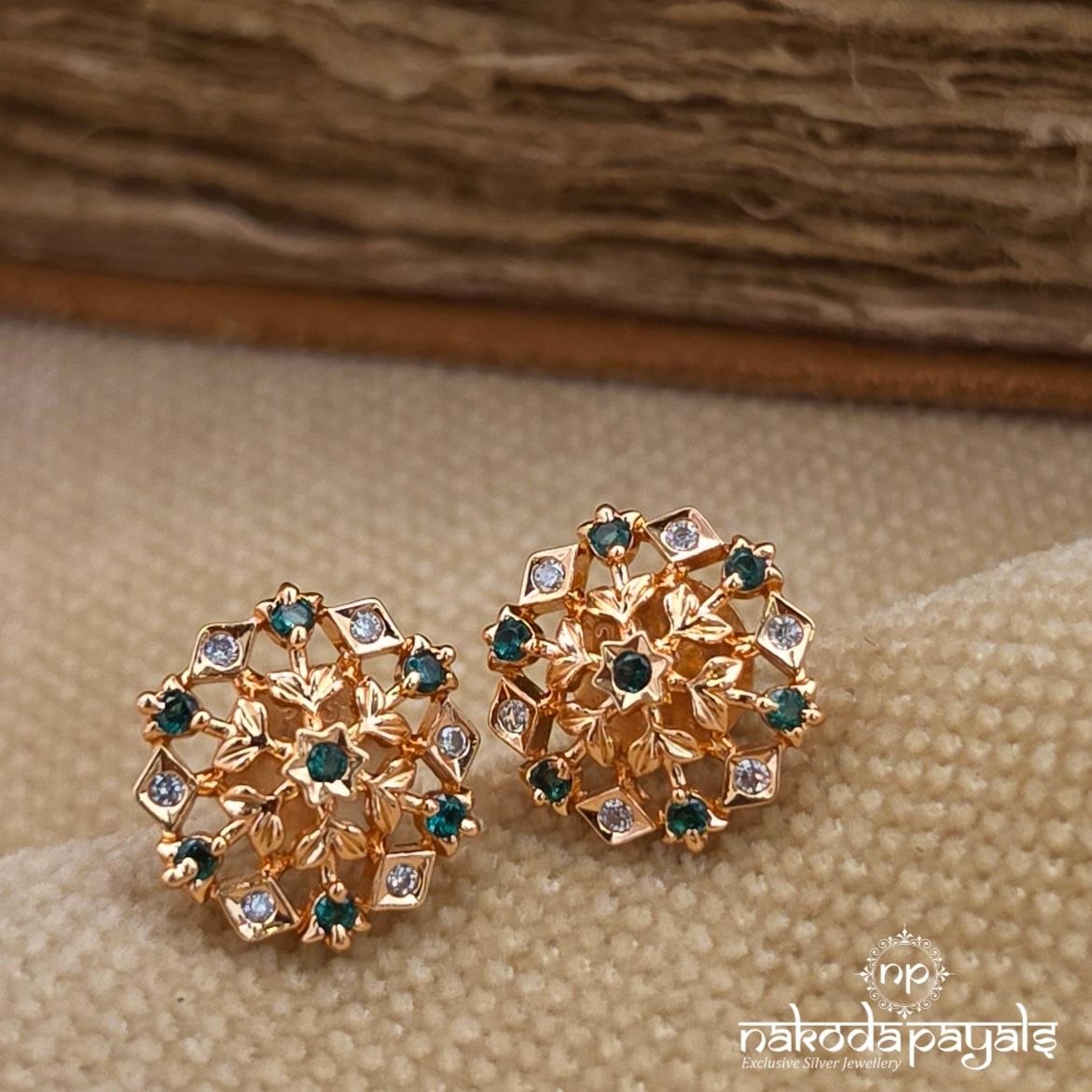 Greenish Swarovski Studs (Ge11138)