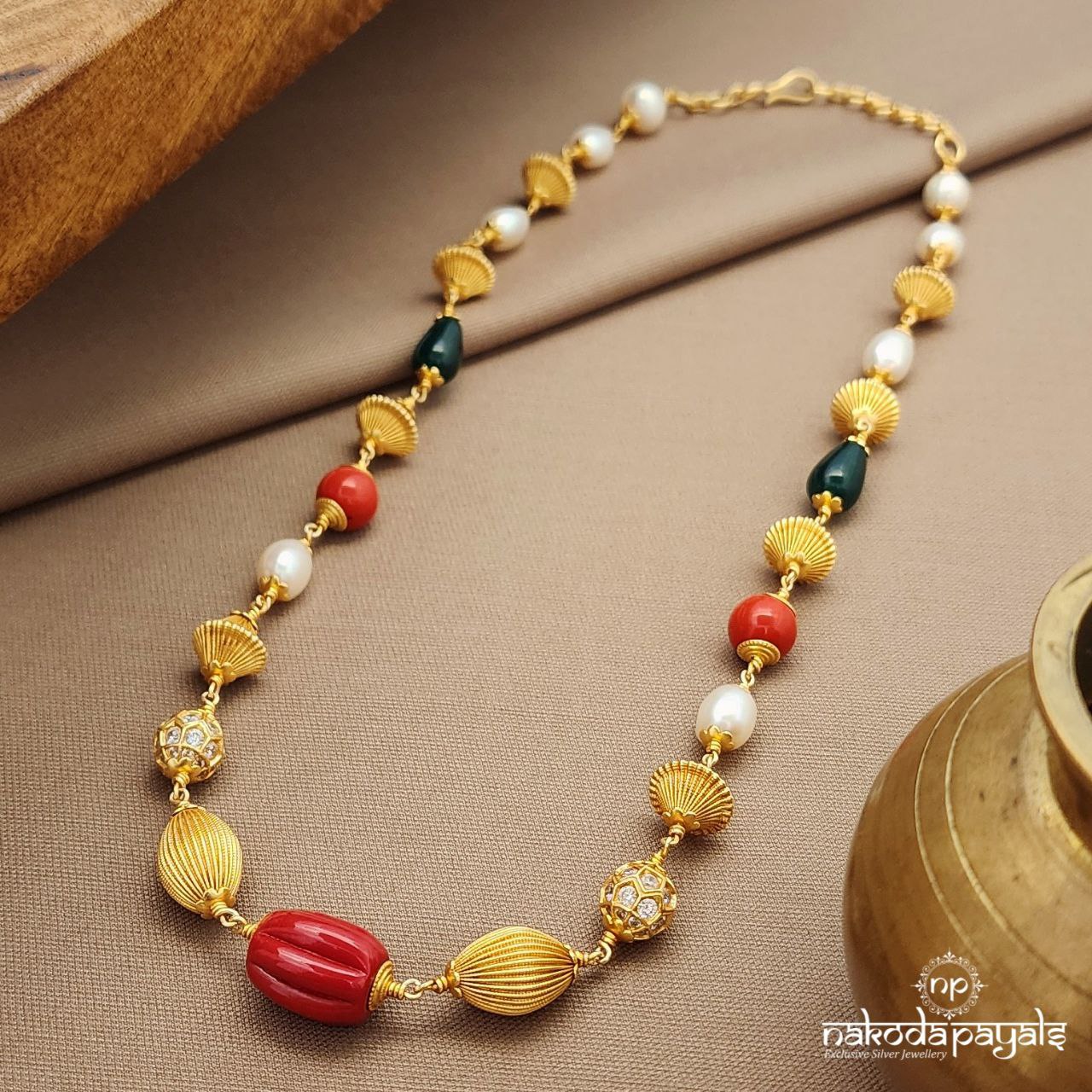 Unique Beads Neckpiece (Gn9561)