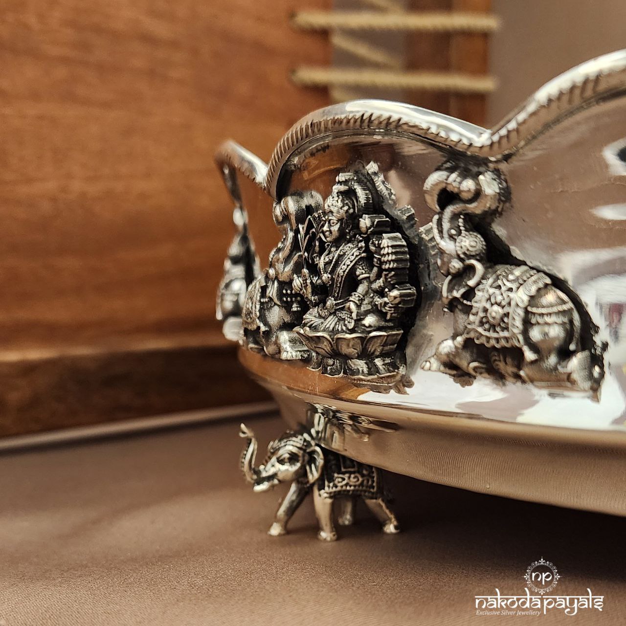 Gaja Lakshmi Chitai Plate (Aa2260)