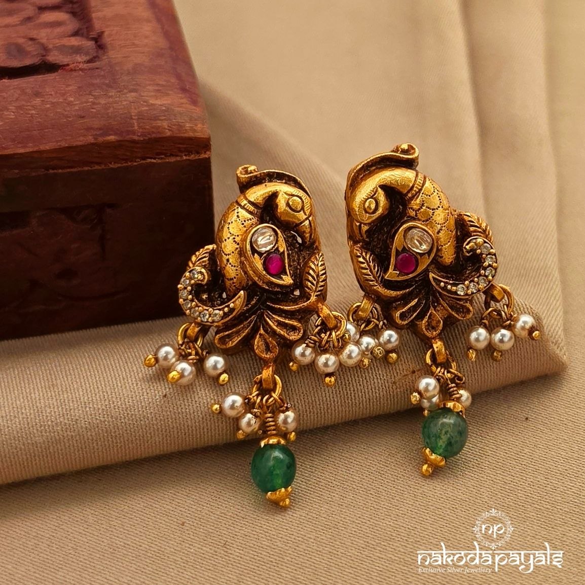 Green Drop Peacock Studs (Ge10533)