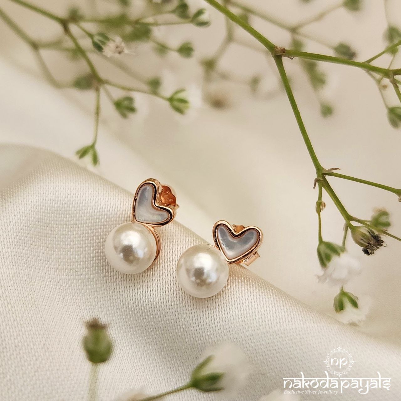 Pearl Embrace Heart Earrings (St2833)