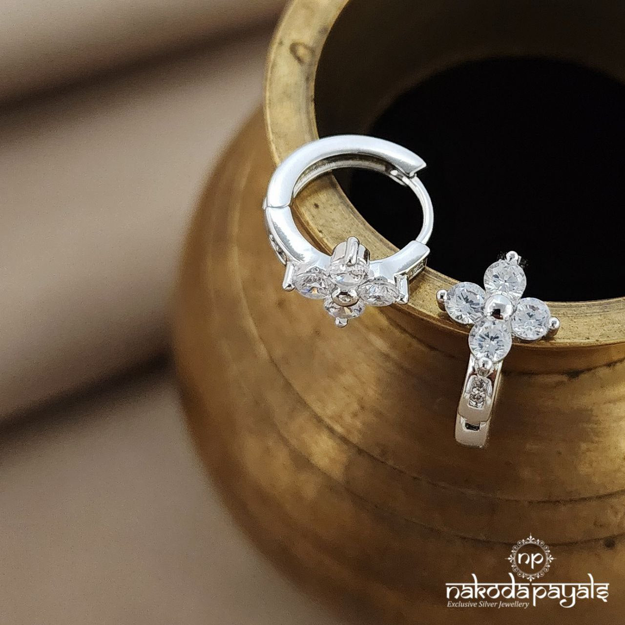 Ethnical White Bali (St3476)