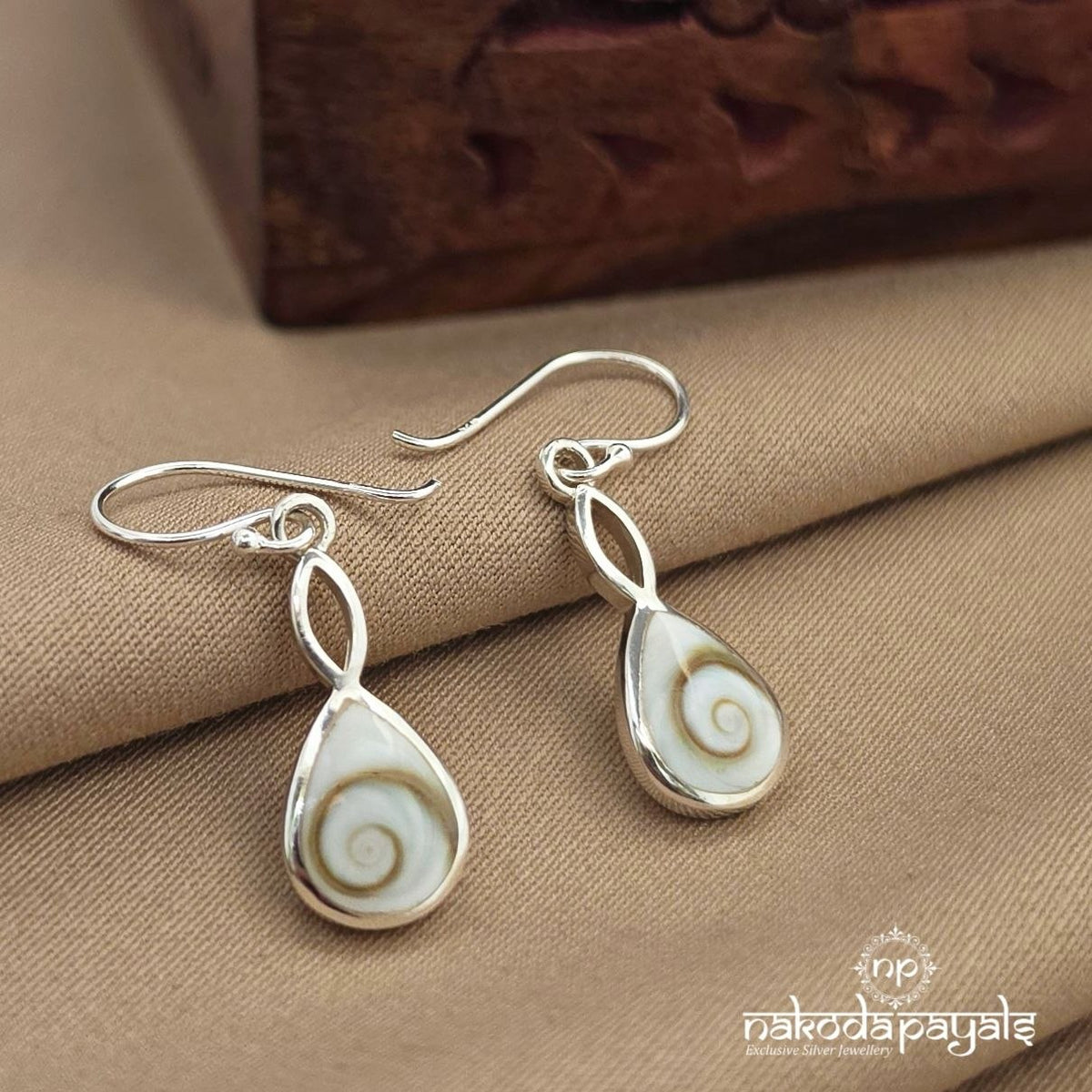 Elegant Swirl Hanging (St4189)