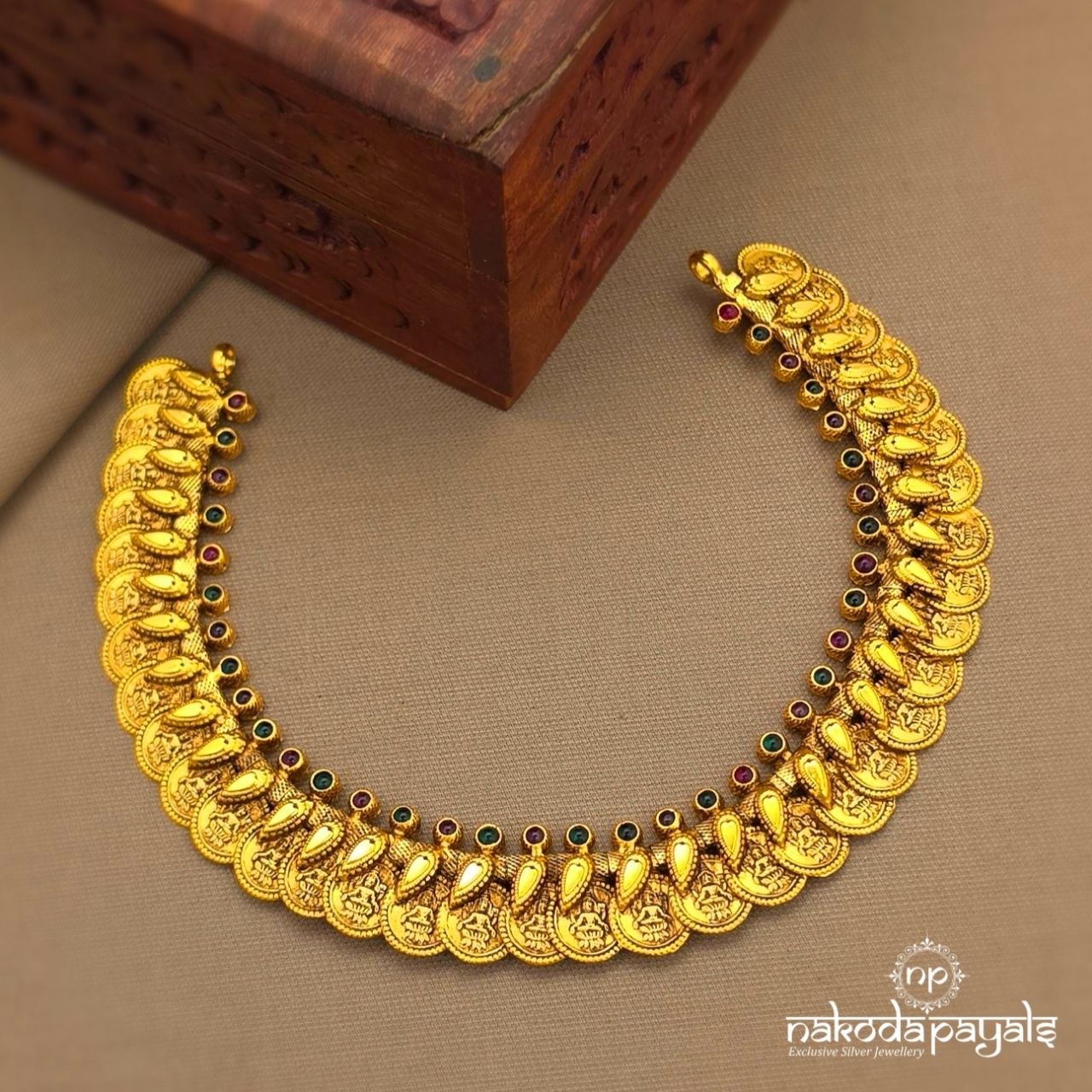 Kemp Lakshmi Coin Neckpiece (Gn10011)