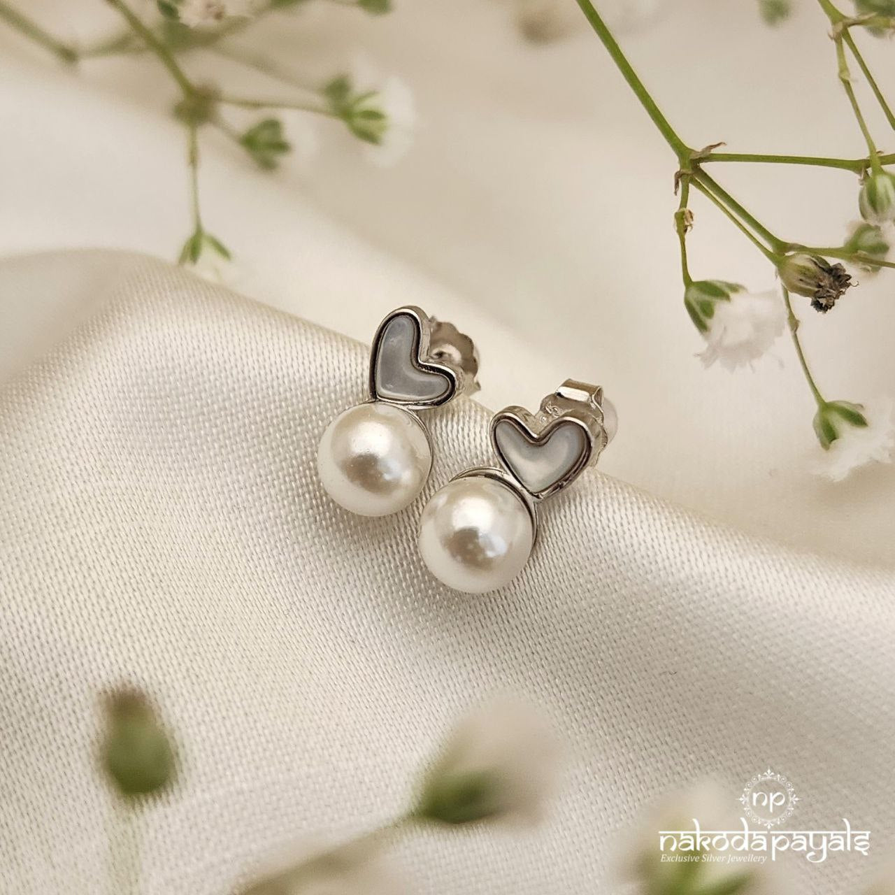Pearl Embrace Heart Earrings (St2834)