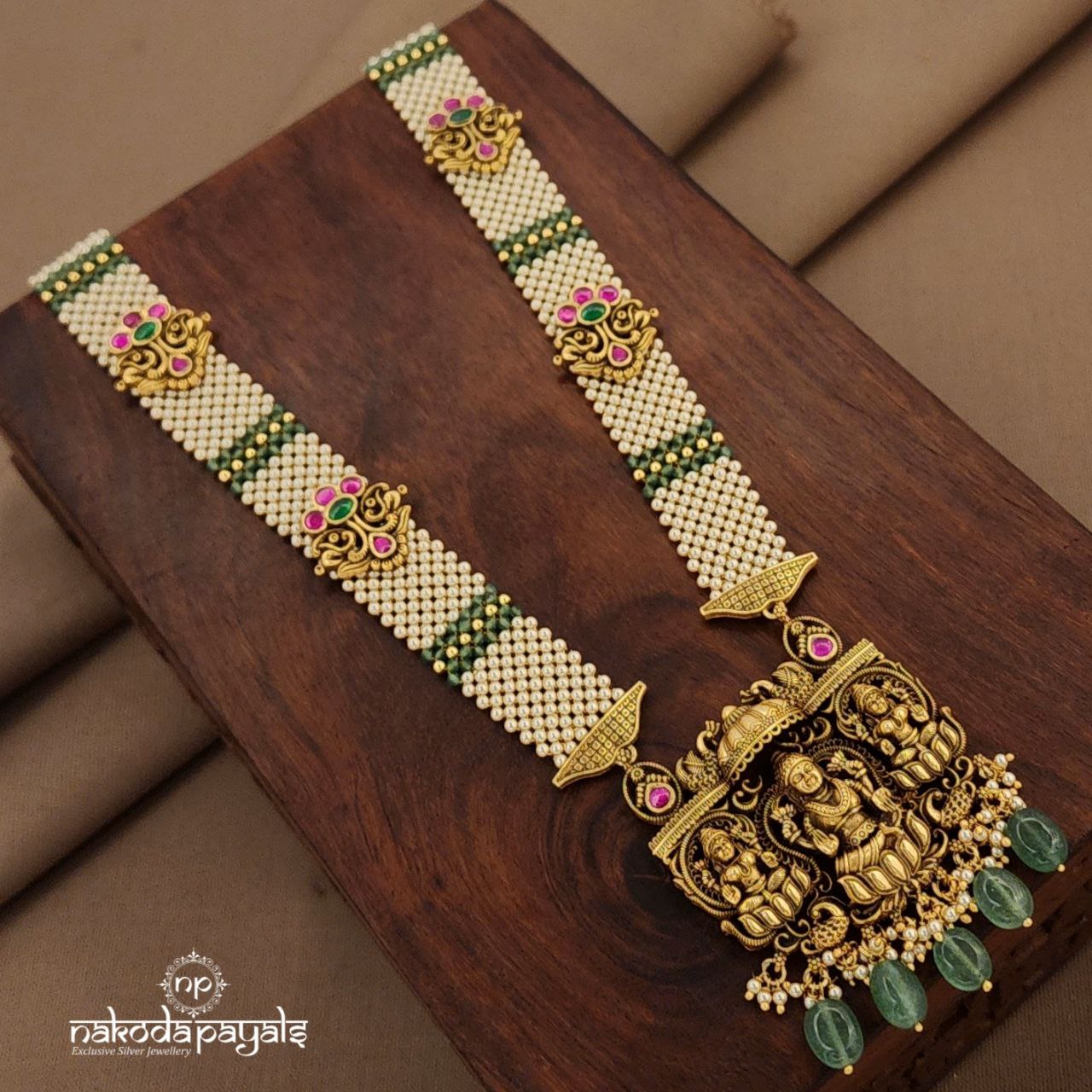 Lakshmi Kundan Neckpiece (Gn9923)